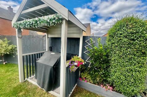 BBQ Enclosure