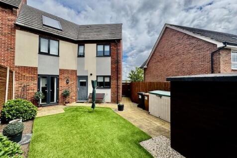 Rear of Property &amp; Lawn