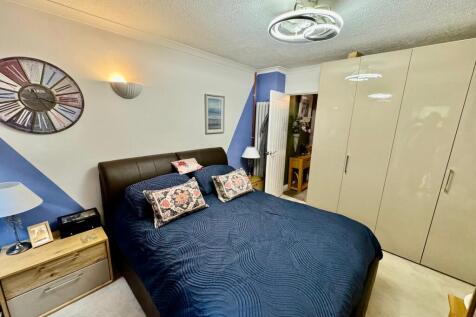 AnnexMaster Bedroom