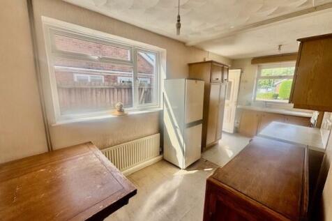 Kitchen / Dining