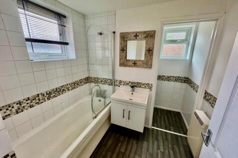 Ground floor Bathoom 