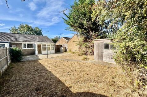 Lawn &amp; rear of Bungalow