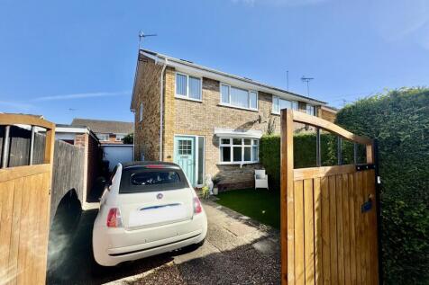 Private Via Gates to Front of Property 