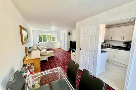 Dining Area &amp; Lounge 