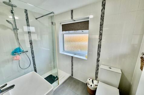 Family Shower Room