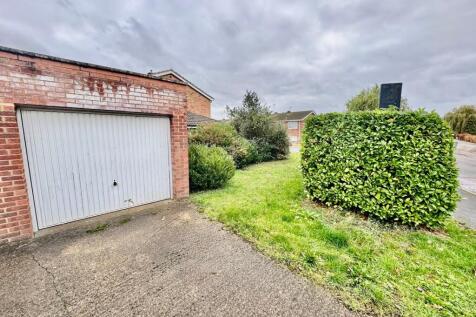 Garage &amp; Driveway 