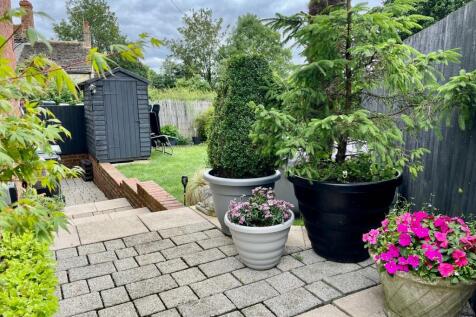 Side Patio &amp; Garden