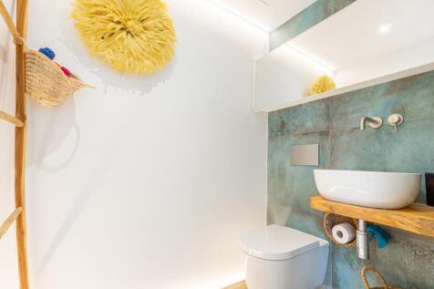 Half bathroom