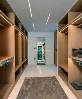 Walk in wardrobe