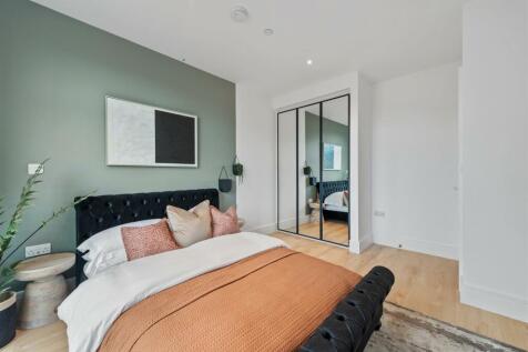 Syward Place, F1 Ph17.jpg
