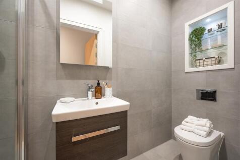 Show flat 3_HR-001.jpg