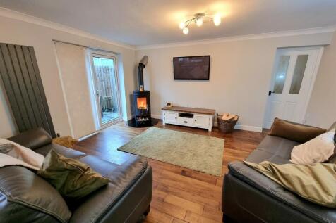 Open Plan Kitchen / Lounge