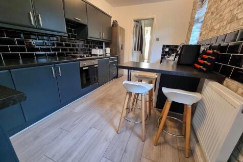 Kitchen/ Breakfast Room