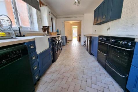 Kitchen/ Breakfast Room