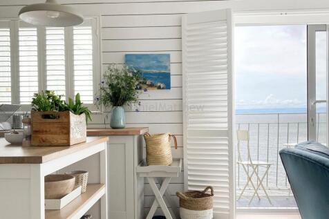 Lounge/Kitchen