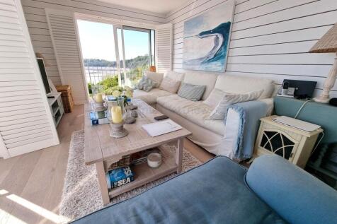 Lounge/Kitchen