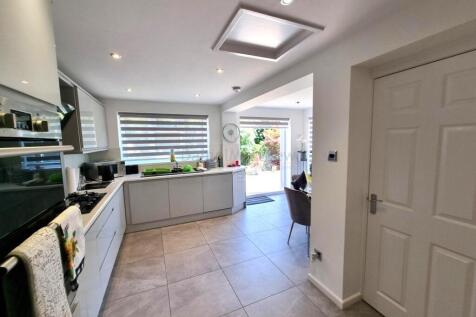 Kitchen/ Breakfast Room