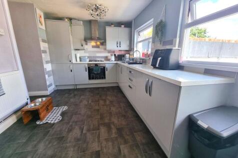 Kitchen/ Breakfast Room