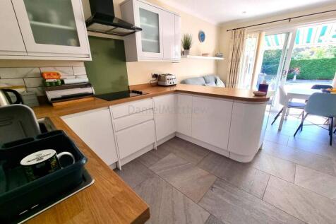 Kitchen/ Breakfast Room