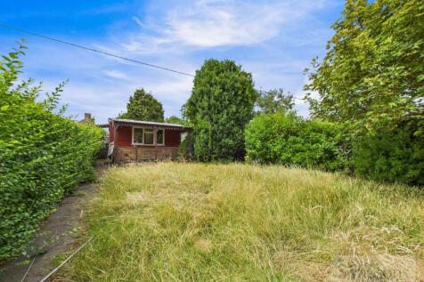 REAR GARDEN 1