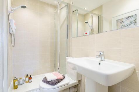 A handy en suite to beat the morning rush