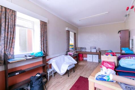 Side room