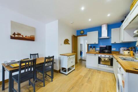 Kitchen / dining