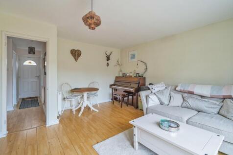 Sitting/dining room