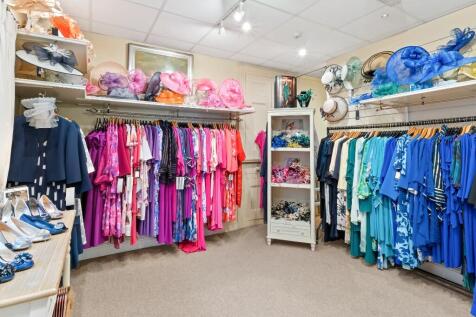 Rear retail