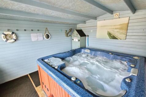 Cabin/Hottub for Cherry Cottage