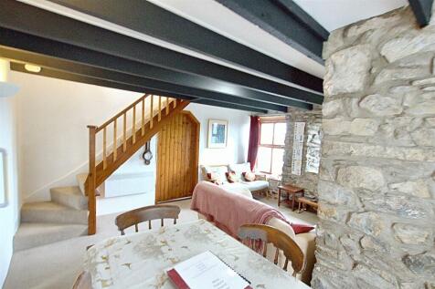 longe/dining area