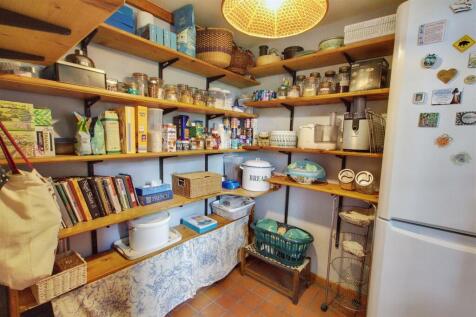 pantry/utility