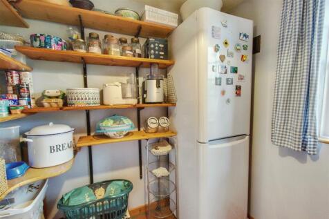 pantry/utility room
