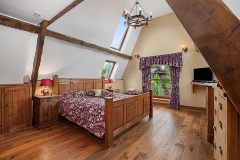 Master bedroom (2)