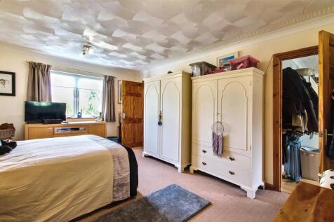 Bedroom 1 (Ground Floor)