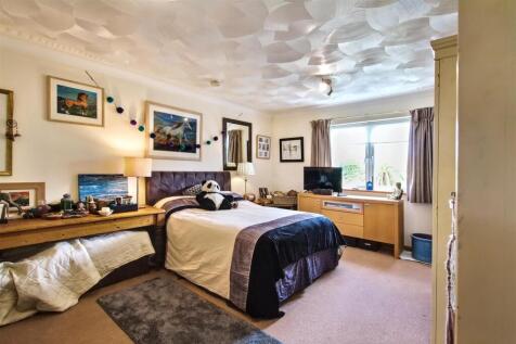 Bedroom 1 (Ground Floor)