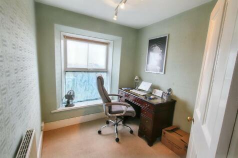Bedroom 4/home office