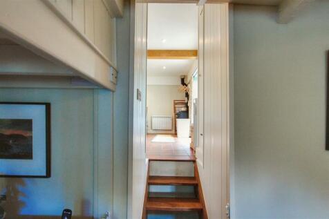 steps to kitchen