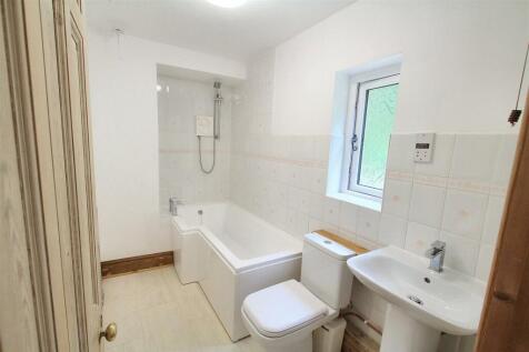En-suite bedroom 3