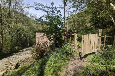 Access to Top Garden.jpg