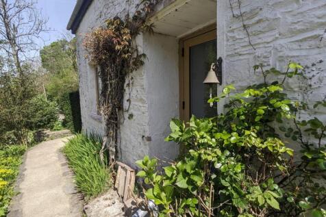 Cottage Garden Front.jpg