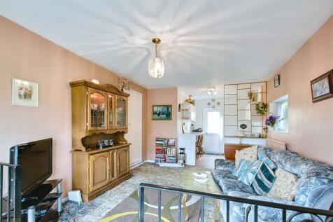 lounge/kitchen overflow