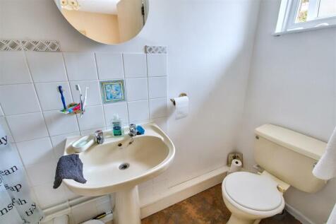 bedroom 3 en-suite