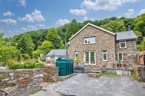 Area infront of outbuilding area