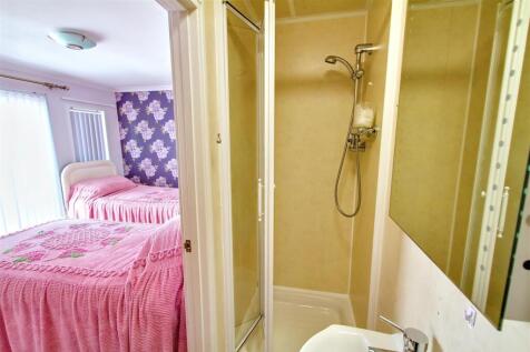 Bedroom 3 En-suite