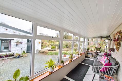 rear porch/sun room