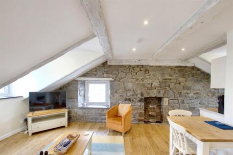 lounge/kitchen/dining room