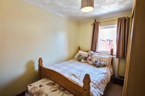 Ground floor Bedroom 1