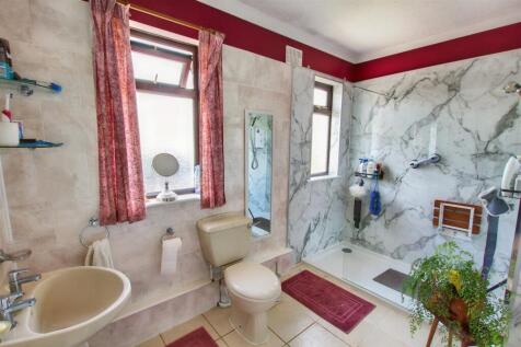 family shower room