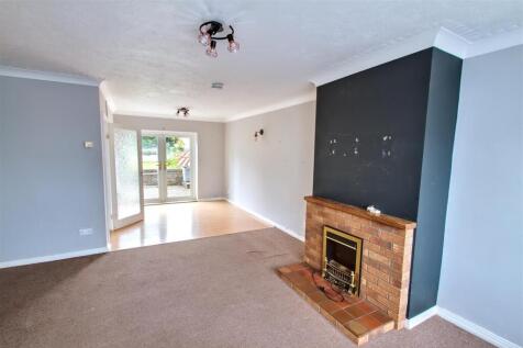 Lounge/Dining Area